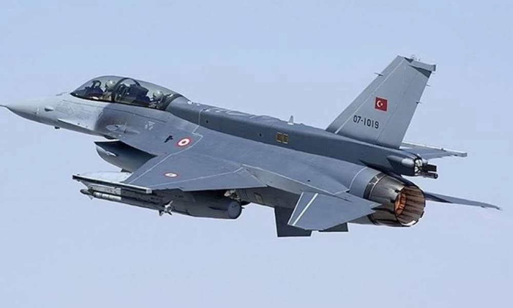 Νέες παραβιάσεις τουρκικών μαχητικών πάνω από ελληνικά νησιά